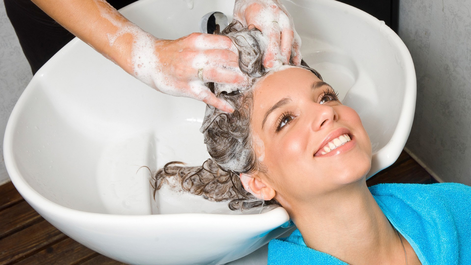 HAIR CUT STYLE & COLOR HAIR THE COMPLETE GUIDE HAIRDRESSING LEARN HOW TO